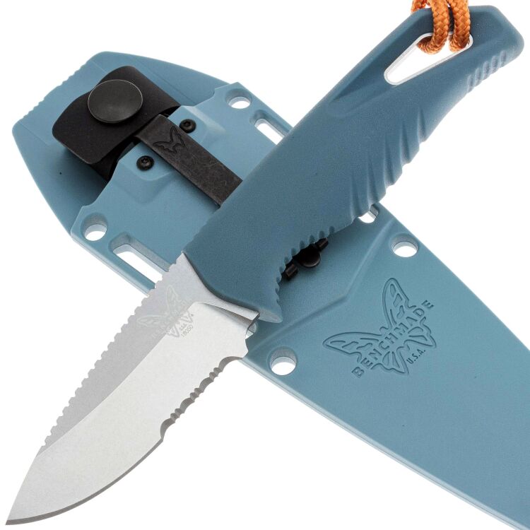 Нож Benchmade Intersect Serrated сталь MagnaCut рукоять Blue Santoprene (18050S)